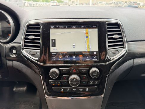 Used 2021 Jeep Grand Cherokee Laredo X RWD image 29