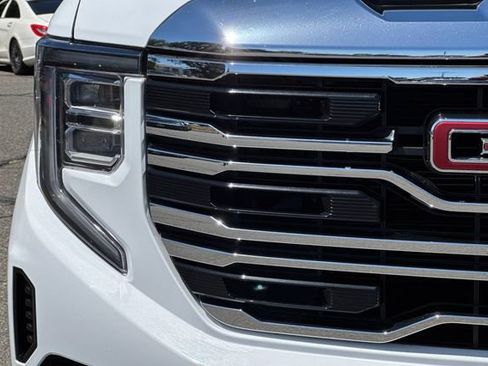 Used 2025 GMC Sierra 1500 SLT AWD/4WD image 47