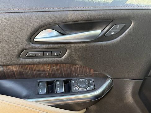 Used 2024 Cadillac XT4 Premium Luxury w/ Cold Weather Package FWD image 27