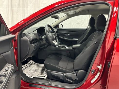 Used 2025 Nissan Sentra SV image 10