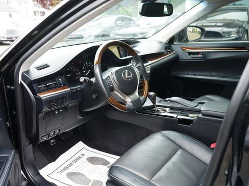 Used 2014 Lexus ES 350 w/ Premium Package FWD image 12