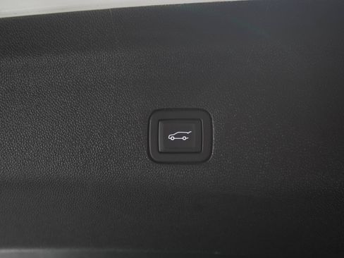 Used 2023 GMC Yukon XL AT4 w/ AT4 Premium Package AWD/4WD image 15