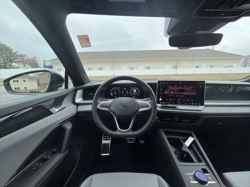 New 2026 Volkswagen Tiguan SE R-Line AWD/4WD image 14