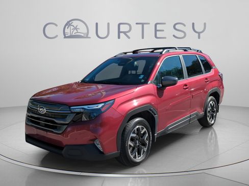 Used 2025 Subaru Forester Premium AWD/4WD image 2