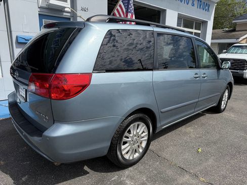 Used 2009 Toyota Sienna FWD image 7