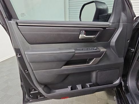 Used 2025 Toyota Tundra SR5 AWD/4WD image 32