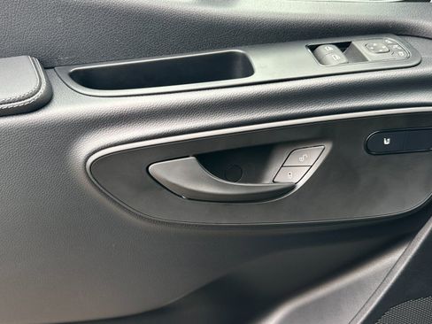 Used 2025 Mercedes-Benz Sprinter 2500 image 11