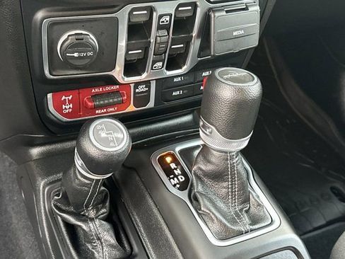 Certified 2024 Jeep Gladiator Sport image 30