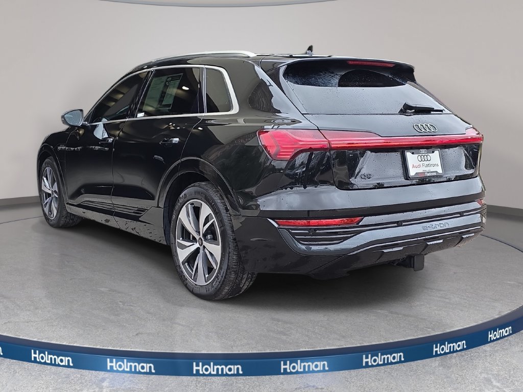Used 2024 Audi Q8 e-tron Premium AWD/4WD image 8