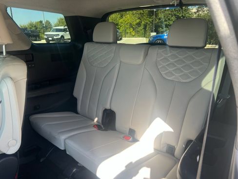 Used 2022 Hyundai Palisade Limited FWD image 21
