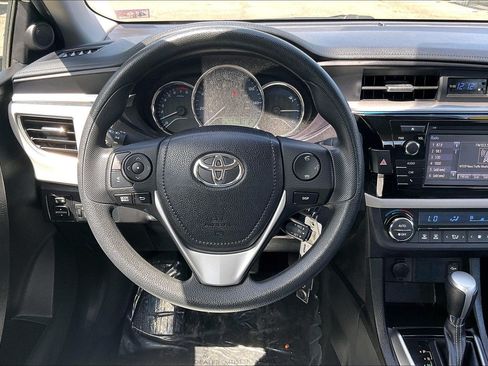 Used 2016 Toyota Corolla LE FWD image 5