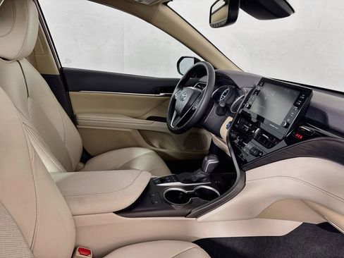 Used 2024 Toyota Camry XLE FWD image 36