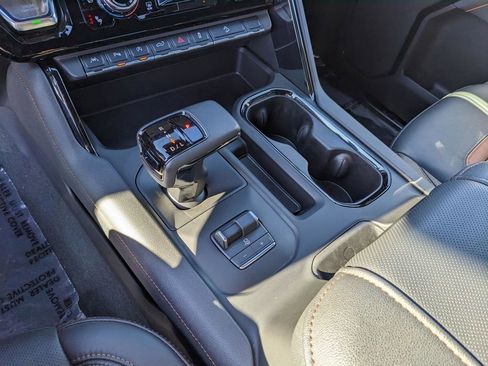 Used 2025 GMC Sierra 1500 AT4 image 27