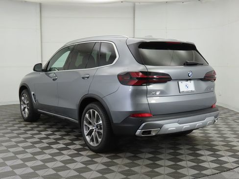 Certified 2026 BMW X5 sDrive40i w/ Parking Assistance Package RWD image 8
