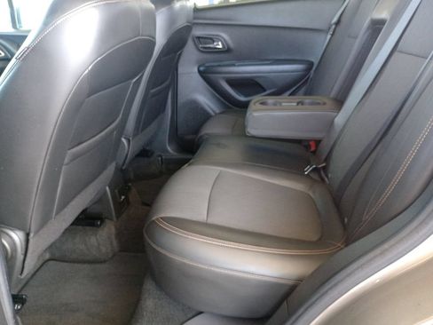 Used 2022 Chevrolet Trax LT w/ Sport Edition FWD image 21