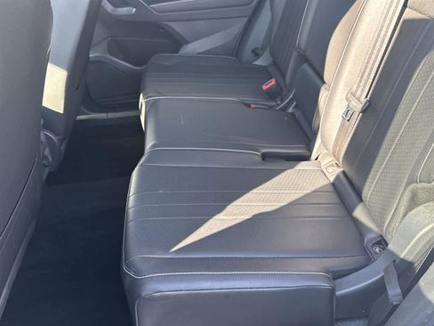 Used 2022 Volkswagen Tiguan SE image 14