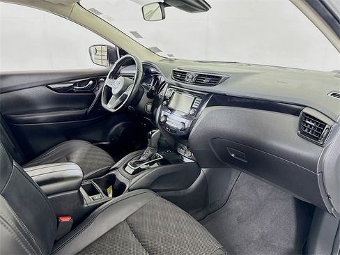 Certified 2022 Nissan Rogue Sport SV w/ Technology Package image 26