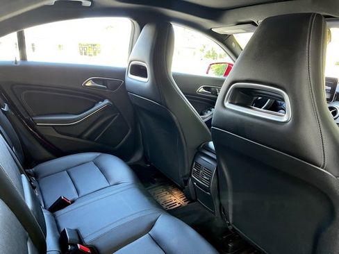 Used 2019 Mercedes-Benz CLA 250 image 24