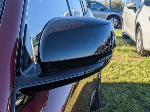 Used 2023 Jeep Grand Cherokee Limited w/ Black Appearance Package image 10