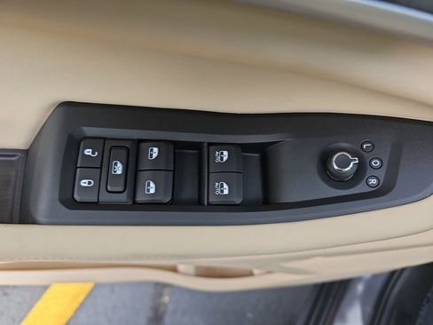 New 2025 Jeep Grand Cherokee Limited w/ Trailer Tow Package image 27