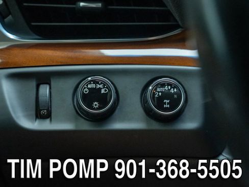 Used 2019 Cadillac Escalade Luxury AWD/4WD image 30