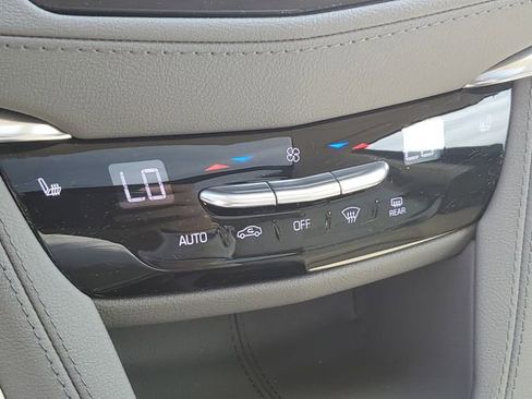 Used 2020 Cadillac XT5 Premium Luxury w/ LPO, Floor Liner Package image 16