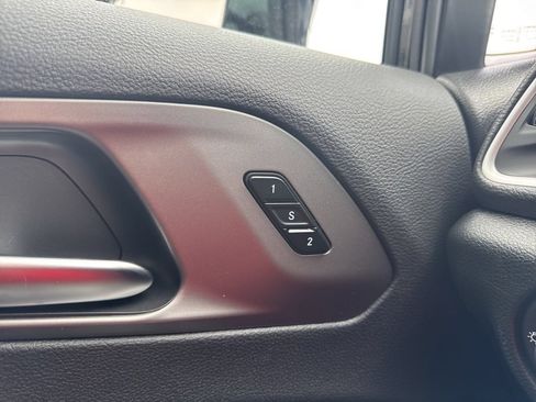 New 2027 Chrysler Pacifica Select AWD/4WD image 7