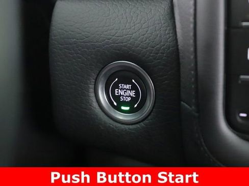 Used 2024 GMC Yukon XL Denali image 23