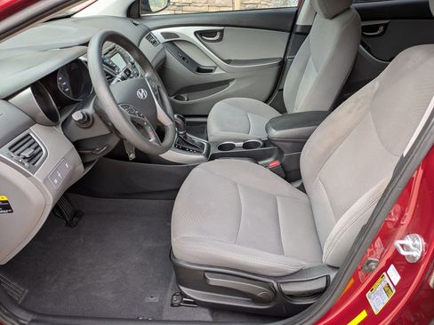 Used 2015 Hyundai Elantra SE w/ Option Group 02 image 16