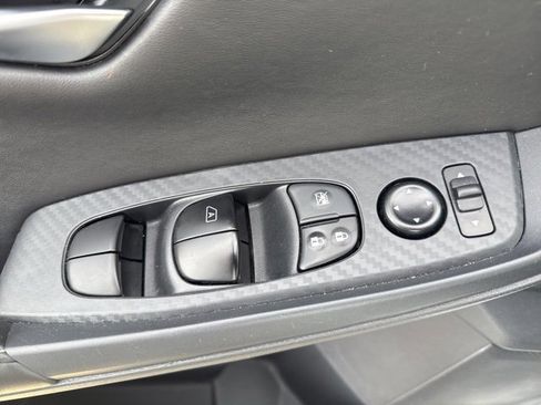 Used 2025 Nissan Sentra SV image 11