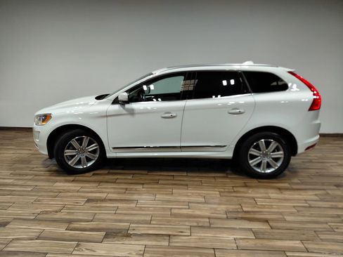 Used 2016 Volvo XC60 T6 w/ Proximity Package AWD/4WD image 18