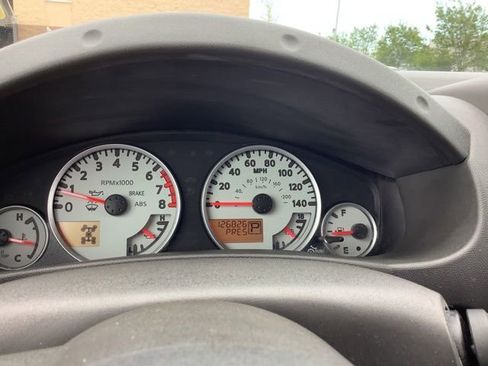 Used 2014 Nissan Frontier PRO-4X w/ Pro-4x Luxury Package AWD/4WD image 38