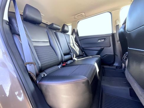 Certified 2025 Nissan Rogue SV AWD/4WD image 20