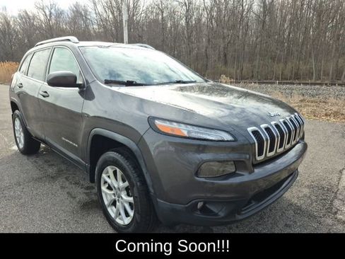 Used 2015 Jeep Cherokee Latitude w/ Cold Weather Group image 2