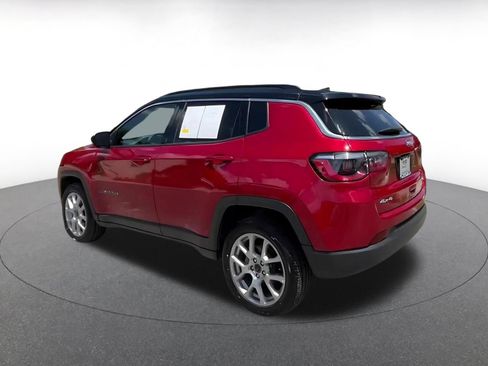 Used 2025 Jeep Compass Limited AWD/4WD image 10