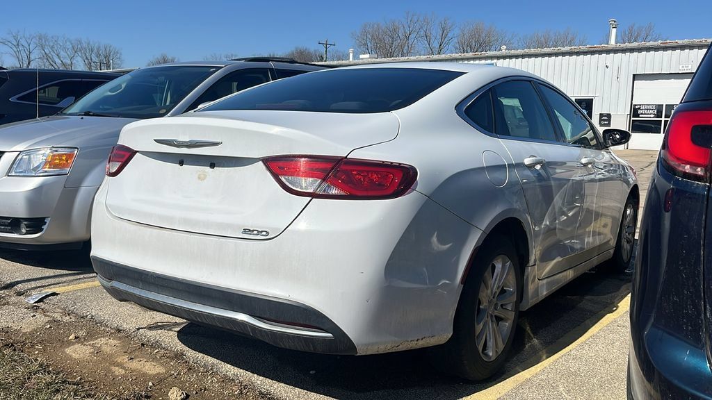 Used 2015 Chrysler 200 Limited FWD image 2