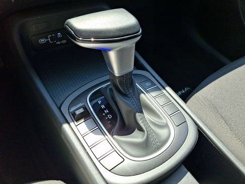 Certified 2024 Hyundai Kona SEL AWD/4WD image 17