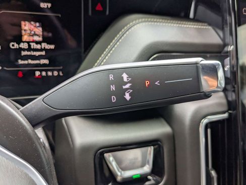 Used 2025 GMC Yukon XL Elevation image 21