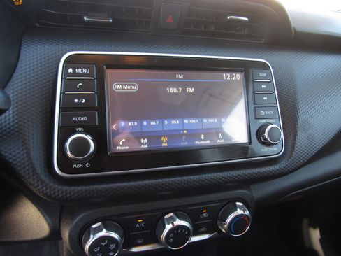 Used 2025 Nissan Kicks Play S image 18