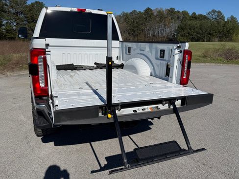 Used 2024 Ford F250 Lariat w/ Lariat Ultimate Package AWD/4WD image 7