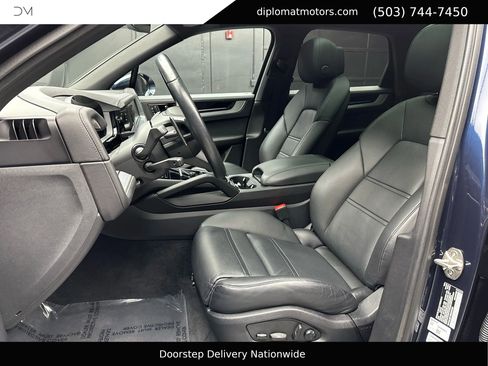Used 2024 Porsche Cayenne S image 17