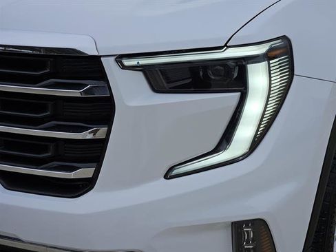 Used 2024 GMC Acadia Elevation image 5