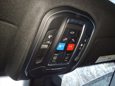 New 2025 Jeep Grand Cherokee Altitude image 21