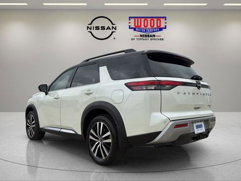 Used 2024 Nissan Pathfinder Platinum AWD/4WD image 4