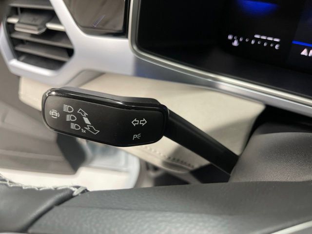 New 2027 Volkswagen Taos SE AWD/4WD image 19