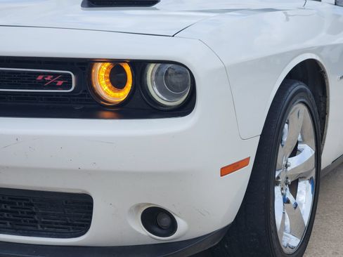 Used 2016 Dodge Challenger R/T RWD image 10