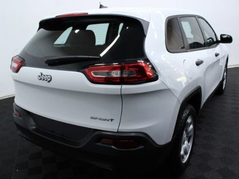 Used 2014 Jeep Cherokee Sport image 7