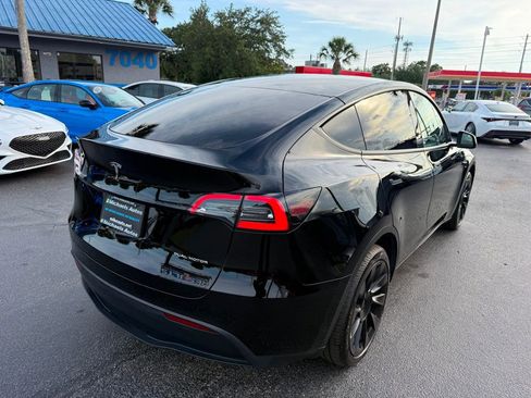 Used 2023 Tesla Model Y Long Range AWD/4WD image 5