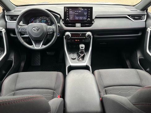 Used 2022 Toyota RAV4 SE image 10