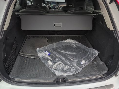 Used 2023 Volvo XC60 B5 Ultimate image 17